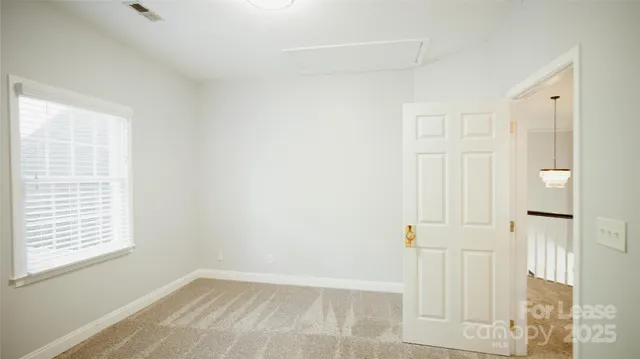 a view of a back yard