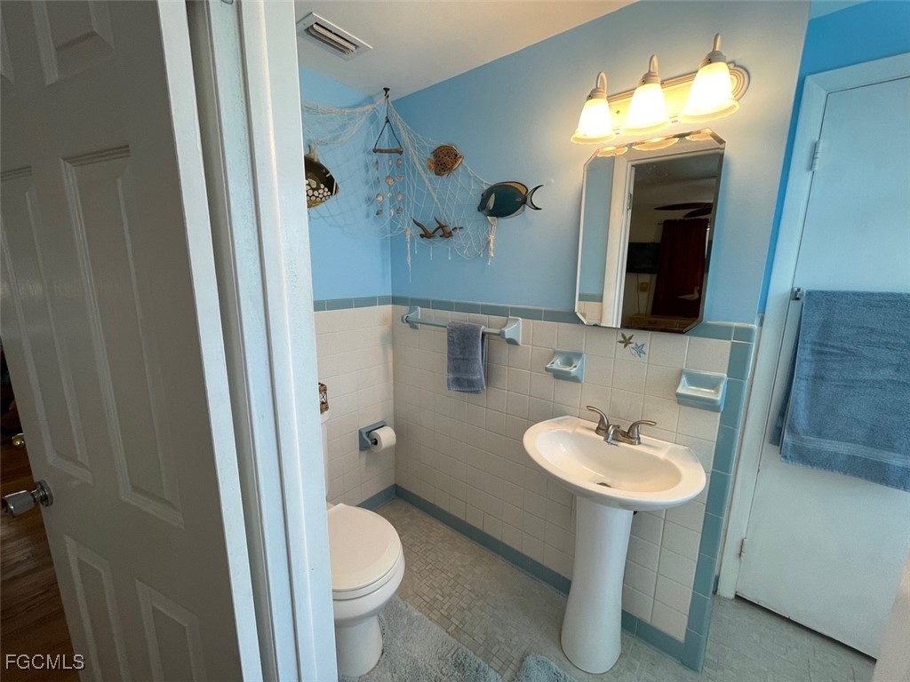 5460 Oak Ridge Avenue Fort Myers Beach, FL 33931 - Photo 27 of 47