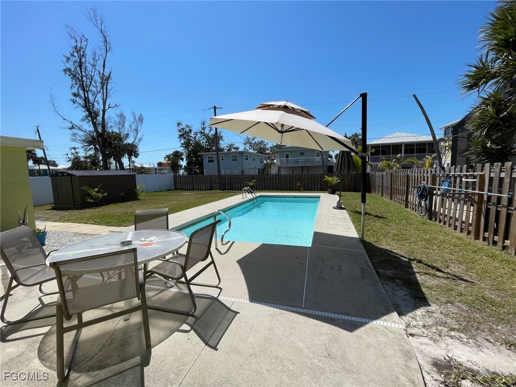 5460 Oak Ridge Avenue Fort Myers Beach, FL 33931 - Photo 9 of 47