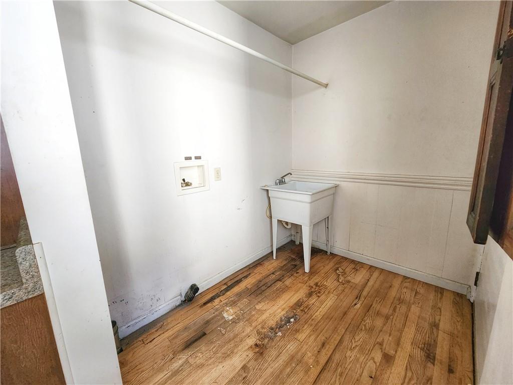 424 Pennsylvania Avenue Rochester, PA 15074 - Photo 17 of 24 laundry room on main floor