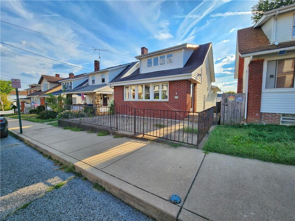 424 Pennsylvania Avenue Rochester, PA 15074 - Photo 2 of 24 Gallery Image 2