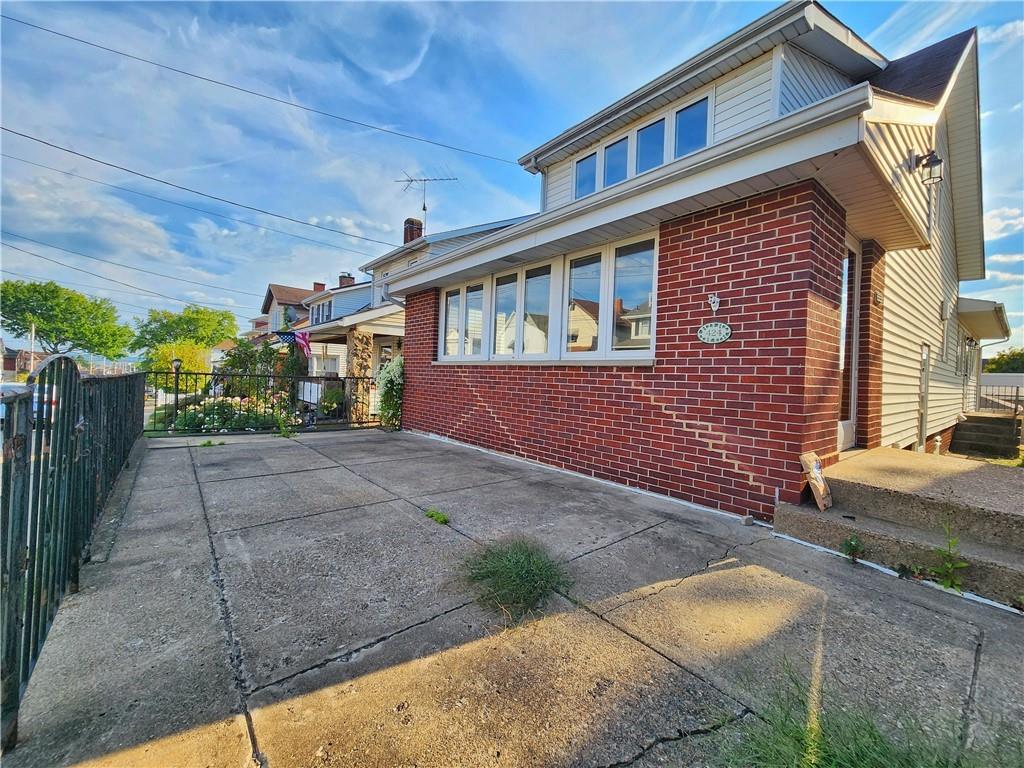 424 Pennsylvania Avenue Rochester, PA 15074 - Photo 3 of 24 Gallery Image 3