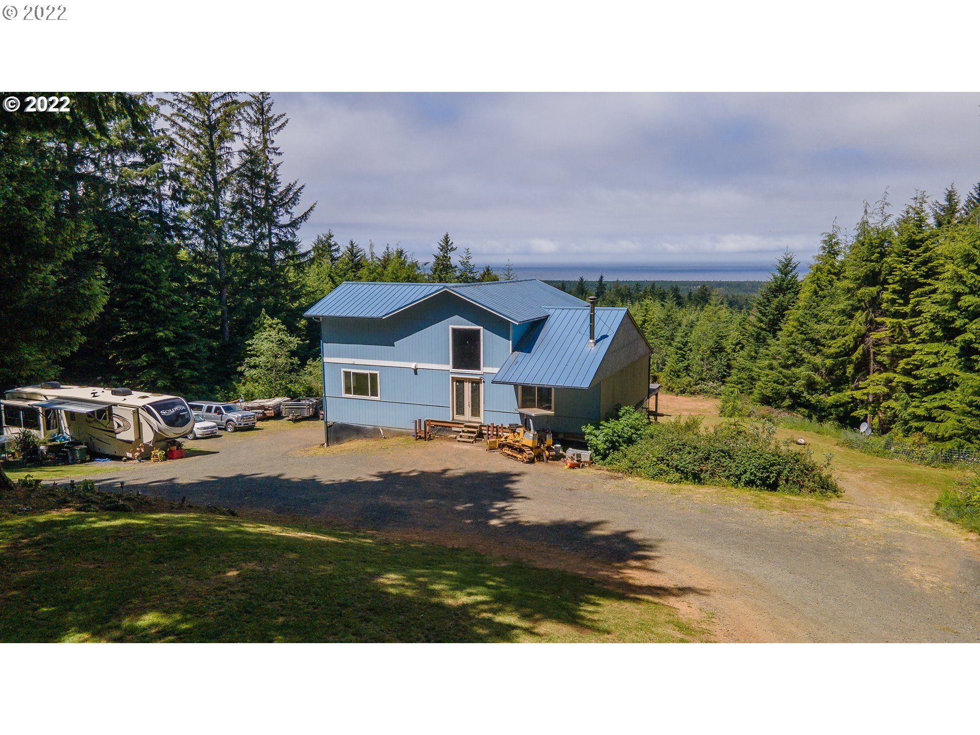 70536 Stage Road North Bend, OR 97459 - Photo 8 of 31 Gallery Image 8