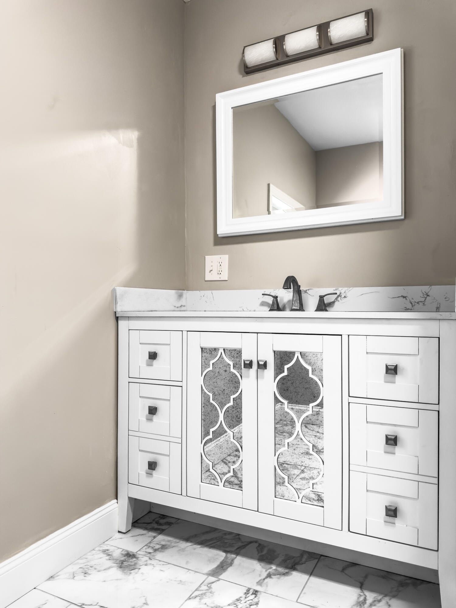 498 Meadow Road Hampden, ME 04444 - Photo 16 of 30 Meadow Rd Interiors-22