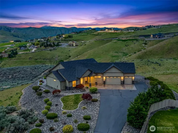 $958,000 | 125 East Mountain Brook Lane, Wenatchee, WA 98801