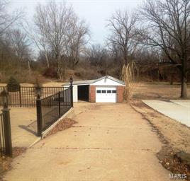4232 Fee Fee Road Bridgeton, MO 63044 - Photo 4 of 28 Gallery Image 4
