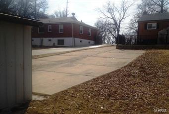 4232 Fee Fee Road Bridgeton, MO 63044 - Photo 5 of 28 Gallery Image 5