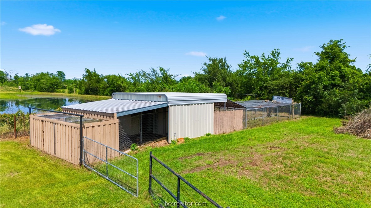 4366 Collette Lane Bryan, TX 77808 - Photo 29 of 37 Chicken Coop