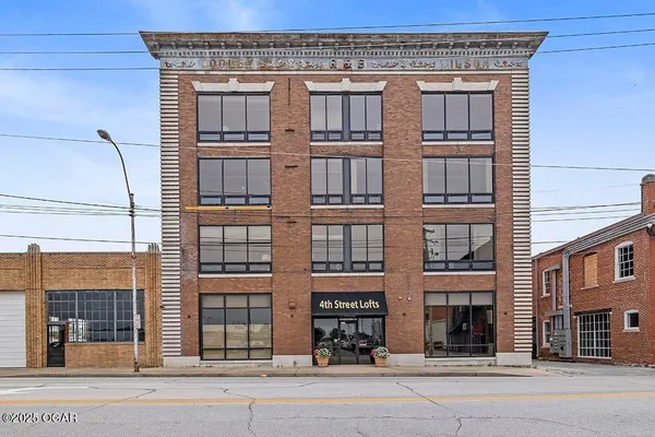 $269,900 | 214 East 4th Street, Unit 303, Joplin, MO 64801