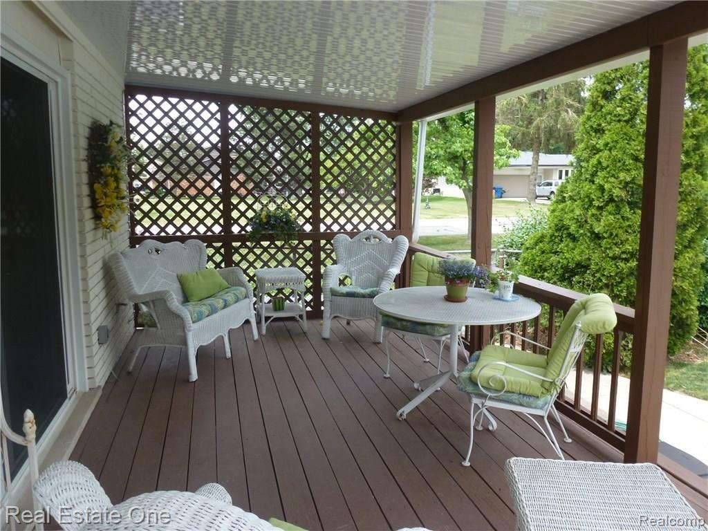 1544 Biggers Drive Rochester, MI 48309 - Photo 38 of 42 P1050882.JPG