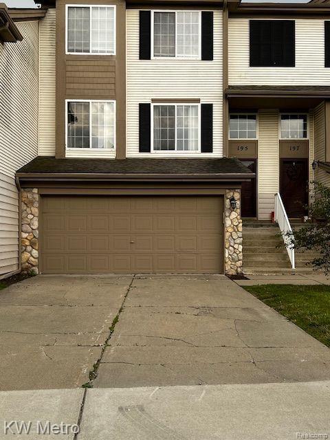 195 Oak Ridge Drive Pontiac, MI 48341 - Photo 1 of 28