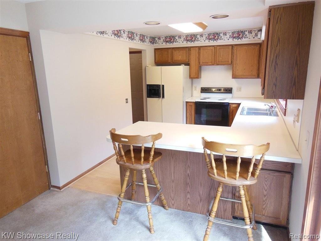 1455 Rowe Road Milford, MI 48380 - Photo 9 of 13 KITCHEN