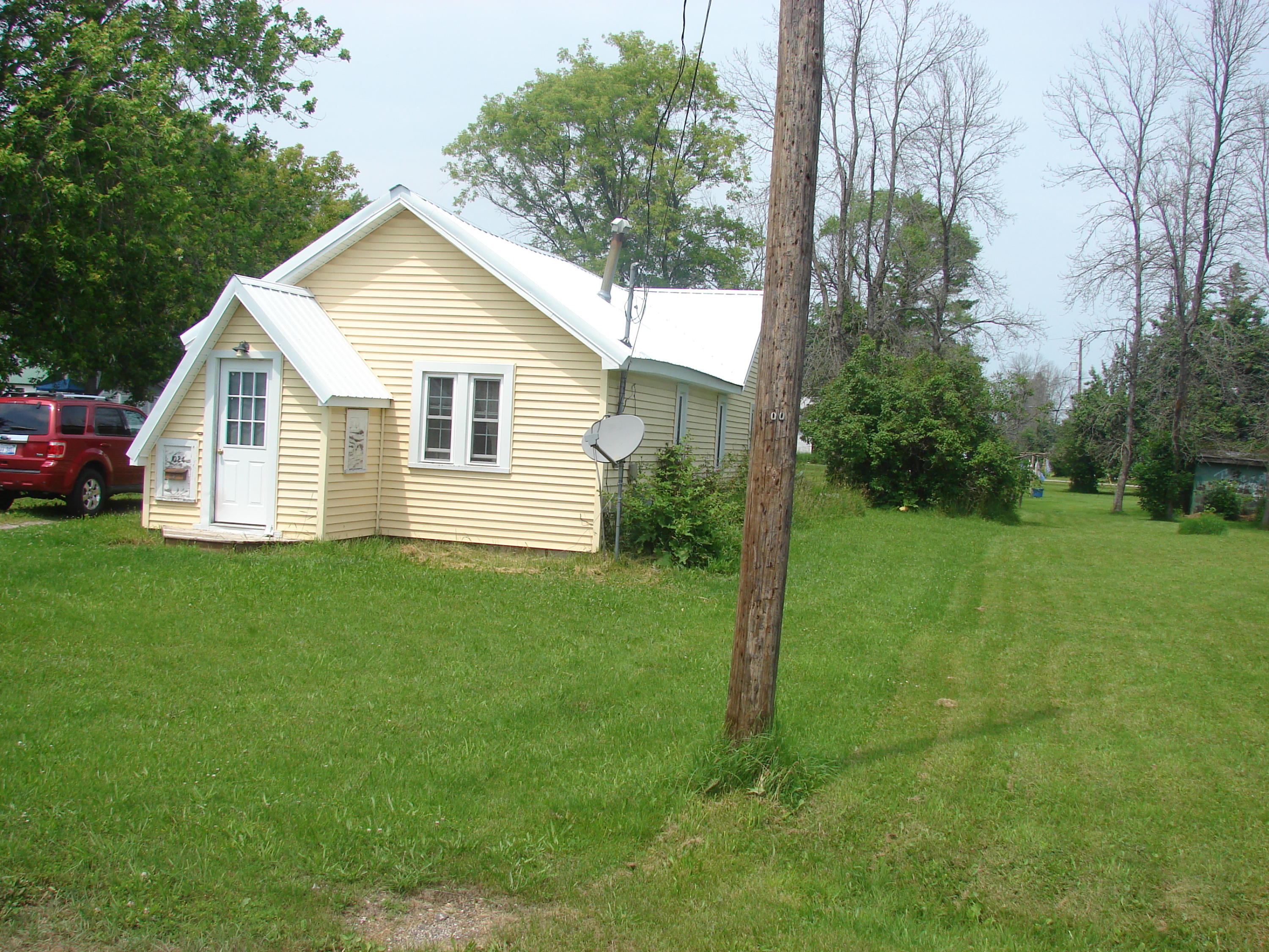 1024 Division Street Cheboygan, MI 49721 - Photo 2 of 14 Gallery Image 2