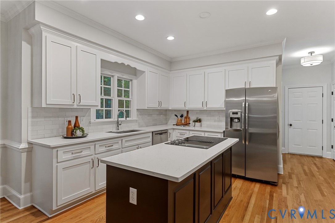 2319 Chartstone Drive Midlothian, VA 23113 - Photo 12 of 50 New cabinet doors, hardware, fixtures and quartz c