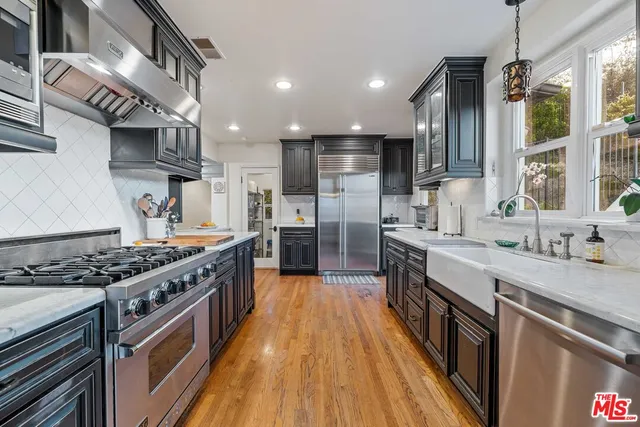 $1,812,000 | 14878 Round Valley Drive, Sherman Oaks, CA 91403