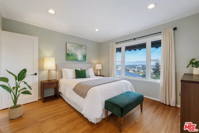 $1,812,000 | 14878 Round Valley Drive, Sherman Oaks, CA 91403