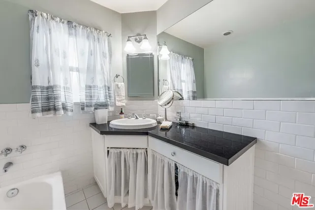 $1,812,000 | 14878 Round Valley Drive, Sherman Oaks, CA 91403