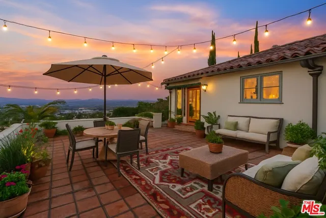$1,812,000 | 14878 Round Valley Drive, Sherman Oaks, CA 91403