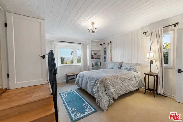 $1,812,000 | 14878 Round Valley Drive, Sherman Oaks, CA 91403