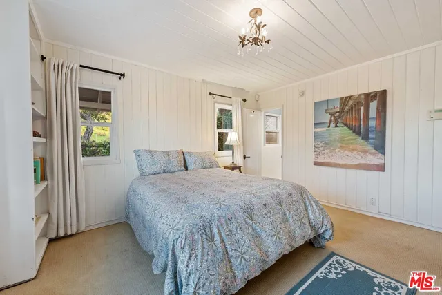 $1,812,000 | 14878 Round Valley Drive, Sherman Oaks, CA 91403