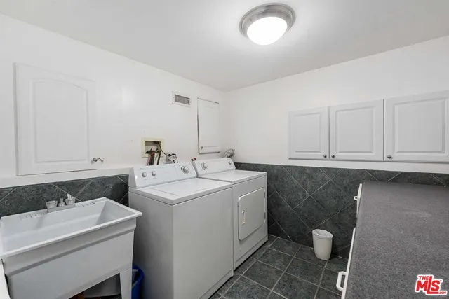 $1,812,000 | 14878 Round Valley Drive, Sherman Oaks, CA 91403