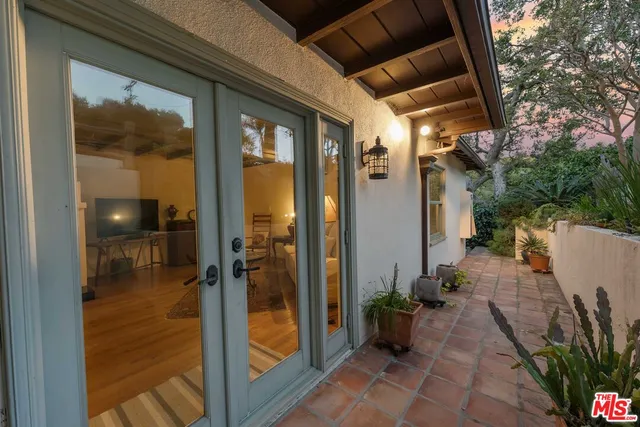 $1,812,000 | 14878 Round Valley Drive, Sherman Oaks, CA 91403
