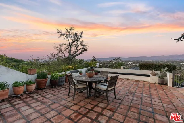 $1,812,000 | 14878 Round Valley Drive, Sherman Oaks, CA 91403