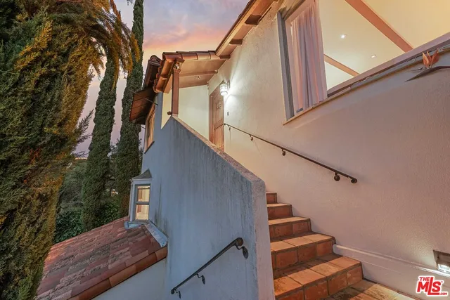 $1,812,000 | 14878 Round Valley Drive, Sherman Oaks, CA 91403