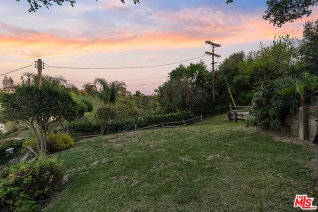 $1,812,000 | 14878 Round Valley Drive, Sherman Oaks, CA 91403