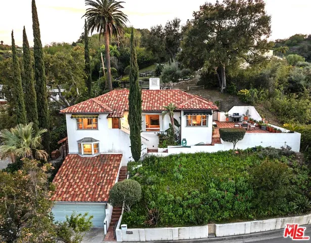 $1,812,000 | 14878 Round Valley Drive, Sherman Oaks, CA 91403