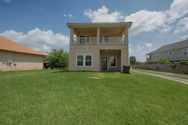 $2,300 | 238 Debbie Lane, Dickinson, TX 77539