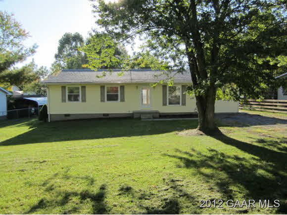 21 Stubblefield Road Waynesboro, VA 22980 - Photo 1 of 6 a house with swimming pool in front of it
