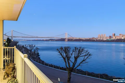 $1,249,900 | 1225 River Road, Unit 11D, Edgewater, NJ 07020