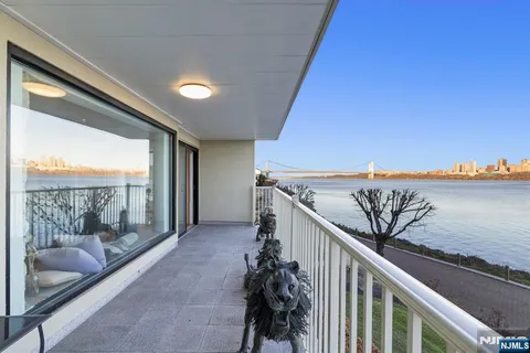 $1,249,900 | 1225 River Road, Unit 11D, Edgewater, NJ 07020