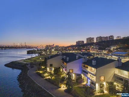 $1,249,900 | 1225 River Road, Unit 11D, Edgewater, NJ 07020