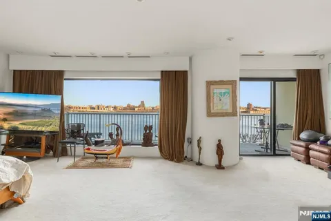 $1,249,900 | 1225 River Road, Unit 11D, Edgewater, NJ 07020