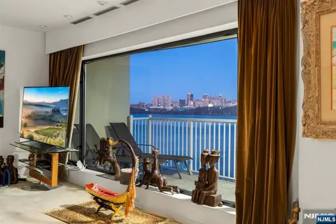 $1,249,900 | 1225 River Road, Unit 11D, Edgewater, NJ 07020