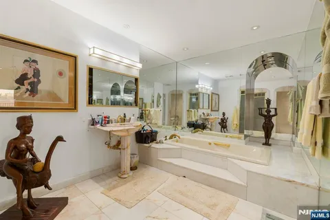 $1,249,900 | 1225 River Road, Unit 11D, Edgewater, NJ 07020