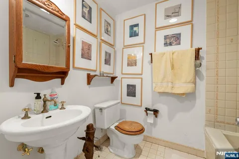 $1,249,900 | 1225 River Road, Unit 11D, Edgewater, NJ 07020