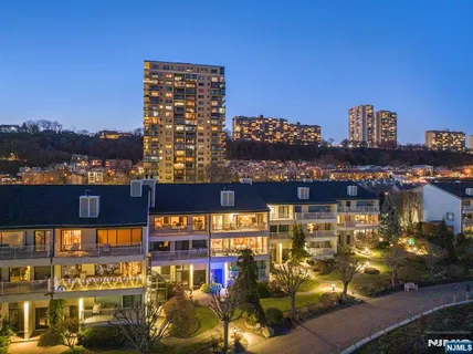 $1,249,900 | 1225 River Road, Unit 11D, Edgewater, NJ 07020