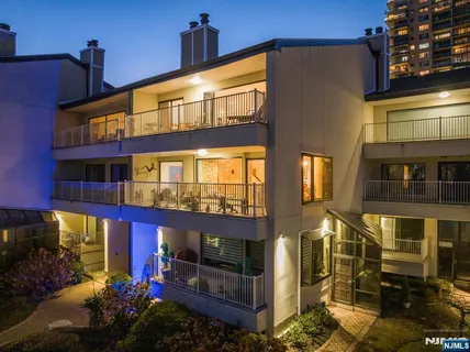 $1,249,900 | 1225 River Road, Unit 11D, Edgewater, NJ 07020