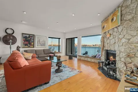 $1,249,900 | 1225 River Road, Unit 11D, Edgewater, NJ 07020