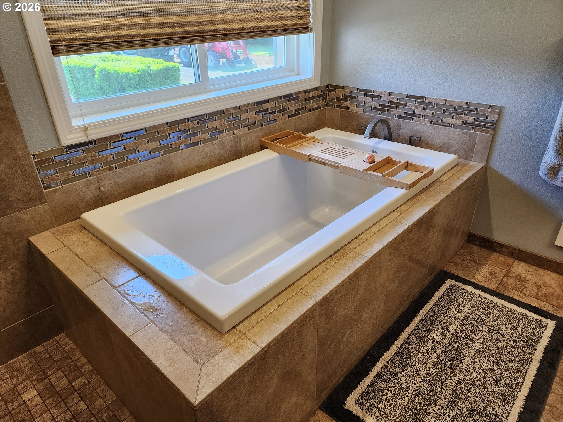 26383 South Meridian Road Aurora, OR 97002 - Photo 11 of 46 Bathroom