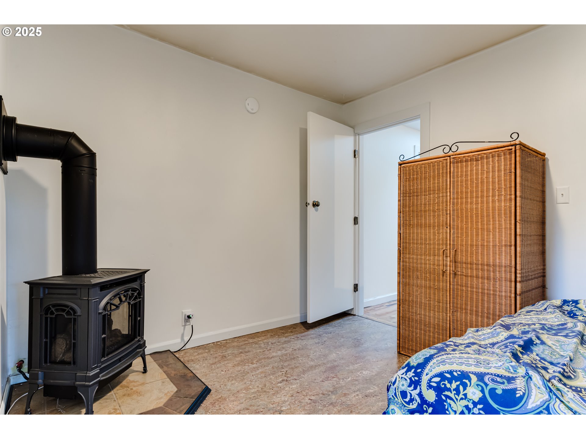 1327 Grant Street Eugene, OR 97402 - Photo 17 of 28