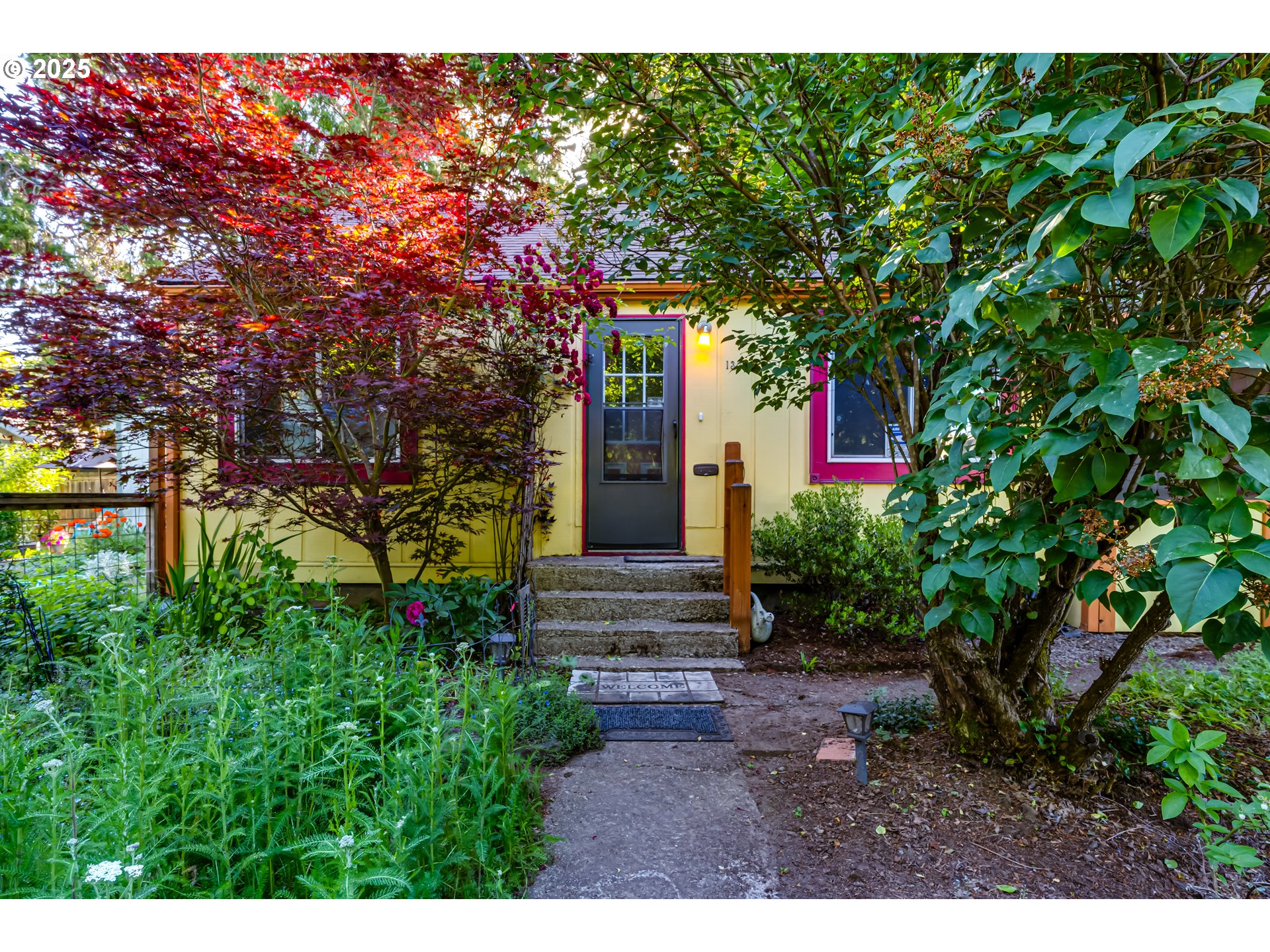 1327 Grant Street Eugene, OR 97402 - Photo 2 of 28