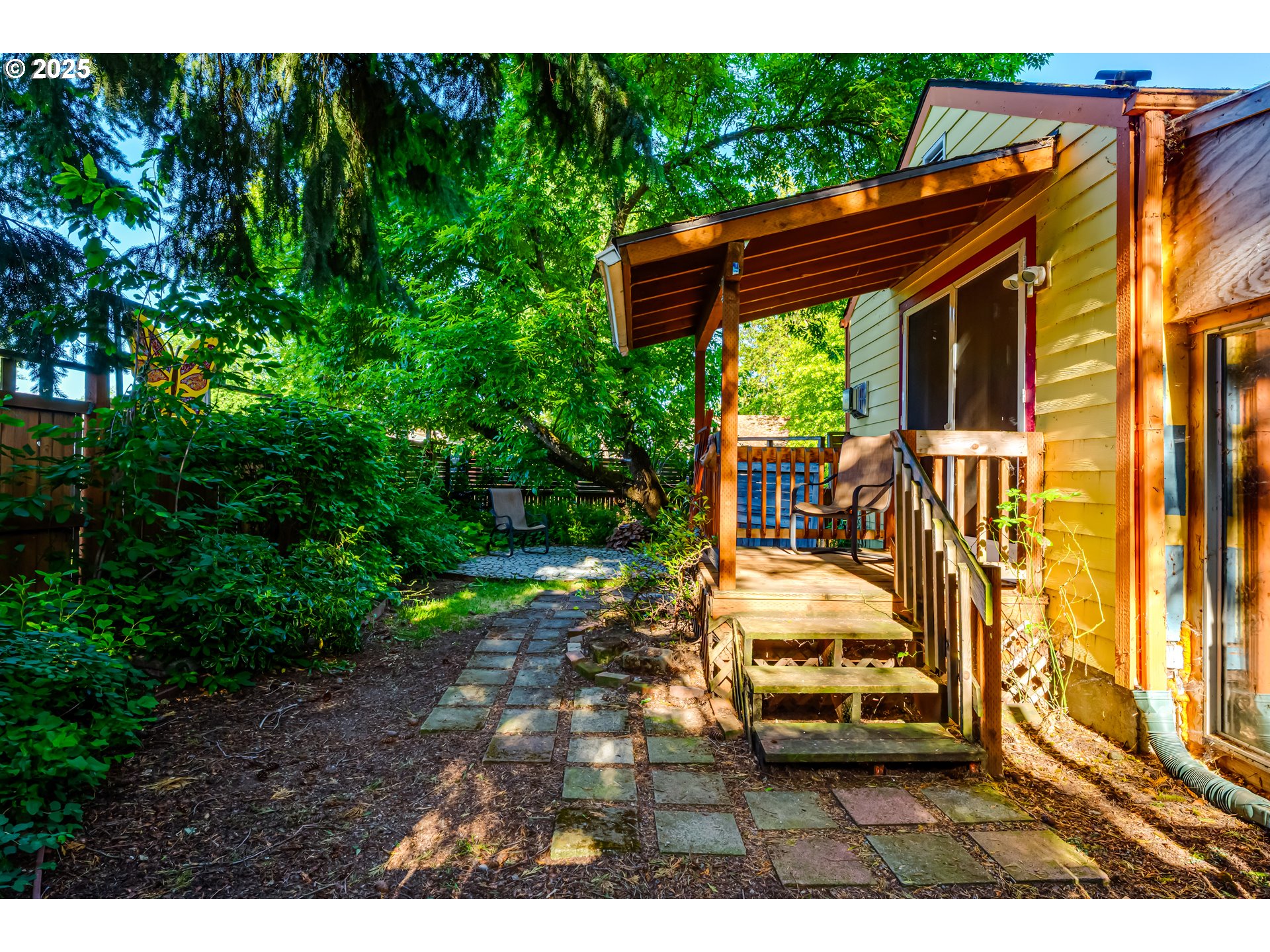 1327 Grant Street Eugene, OR 97402 - Photo 23 of 28