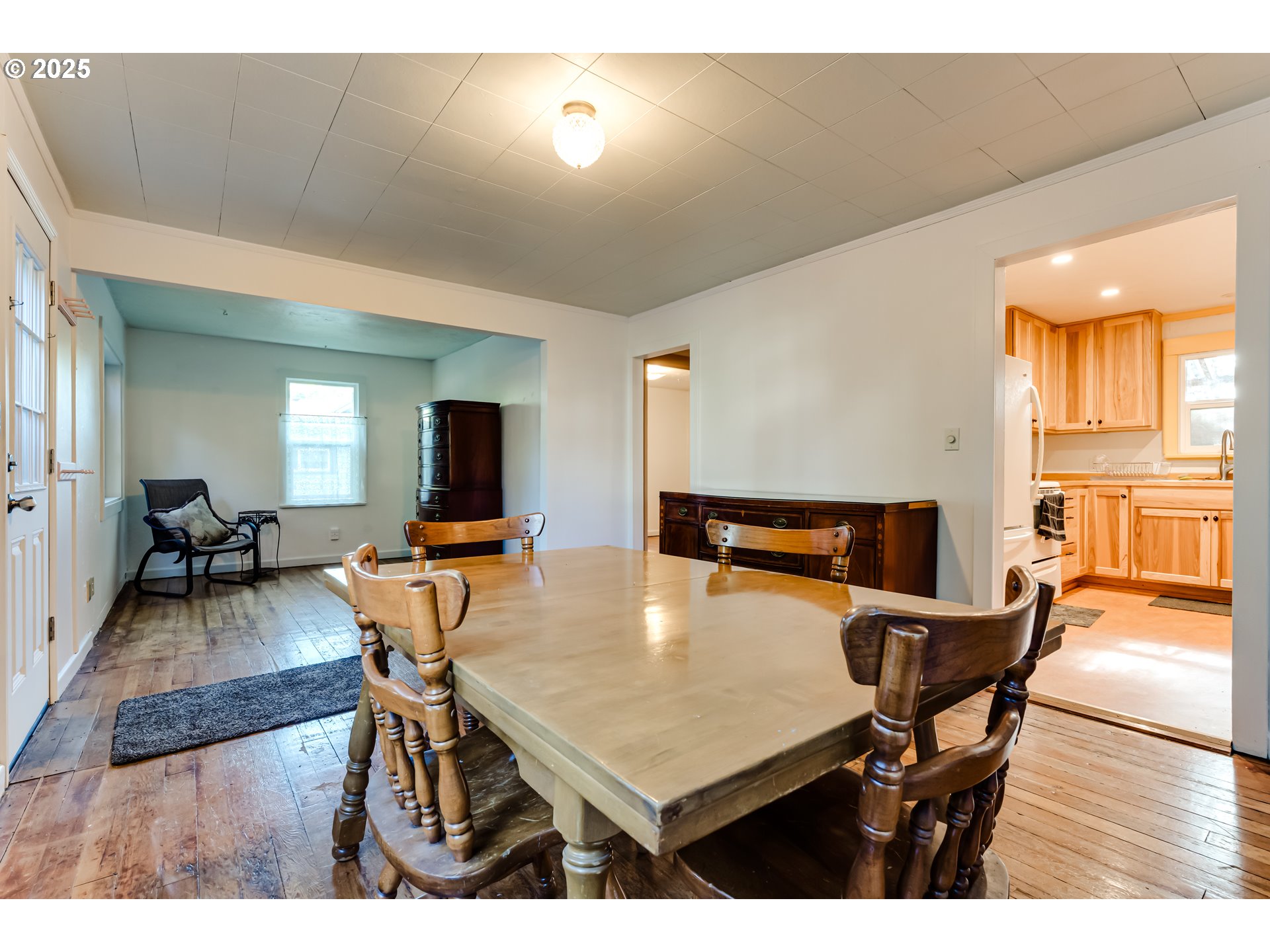 1327 Grant Street Eugene, OR 97402 - Photo 8 of 28