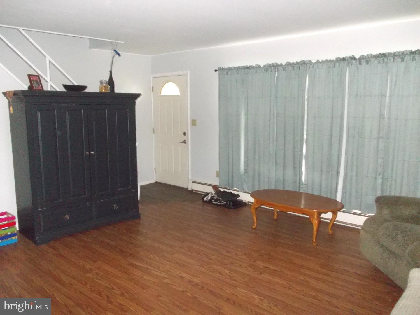 27 Towpath Road Levittown, PA 19056 - Photo 9 of 17 Living Room