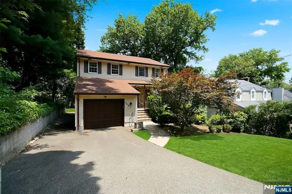 $769,900 | 308 Ross Avenue, Hackensack, NJ 07601