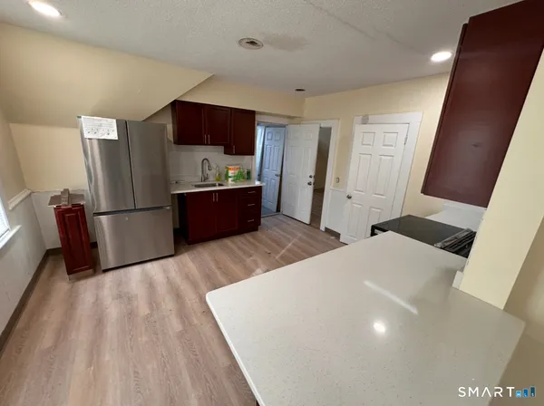 $1,650 | 149 Glen Street, New Britain, CT 06051